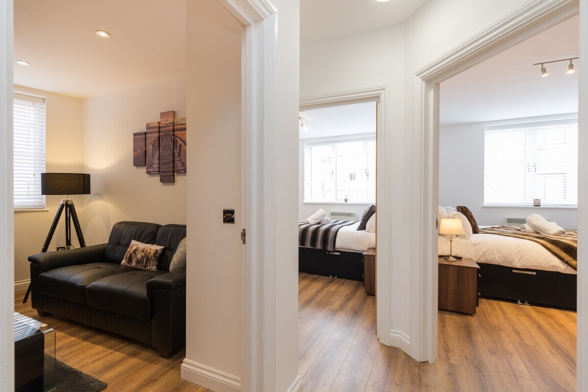 Two Bed Centrally – Located Flat